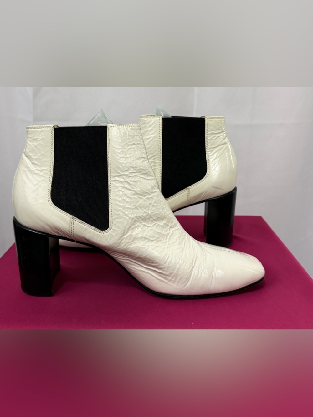 rag & bone Off White Patent Chelsea Crinkle Slip On Booties w/ Black Elastic. 39 - Picture 6 of 8